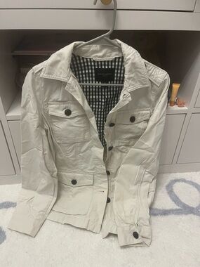 Adorable Banana Republic Light Cream Utility Jacket with Button Front